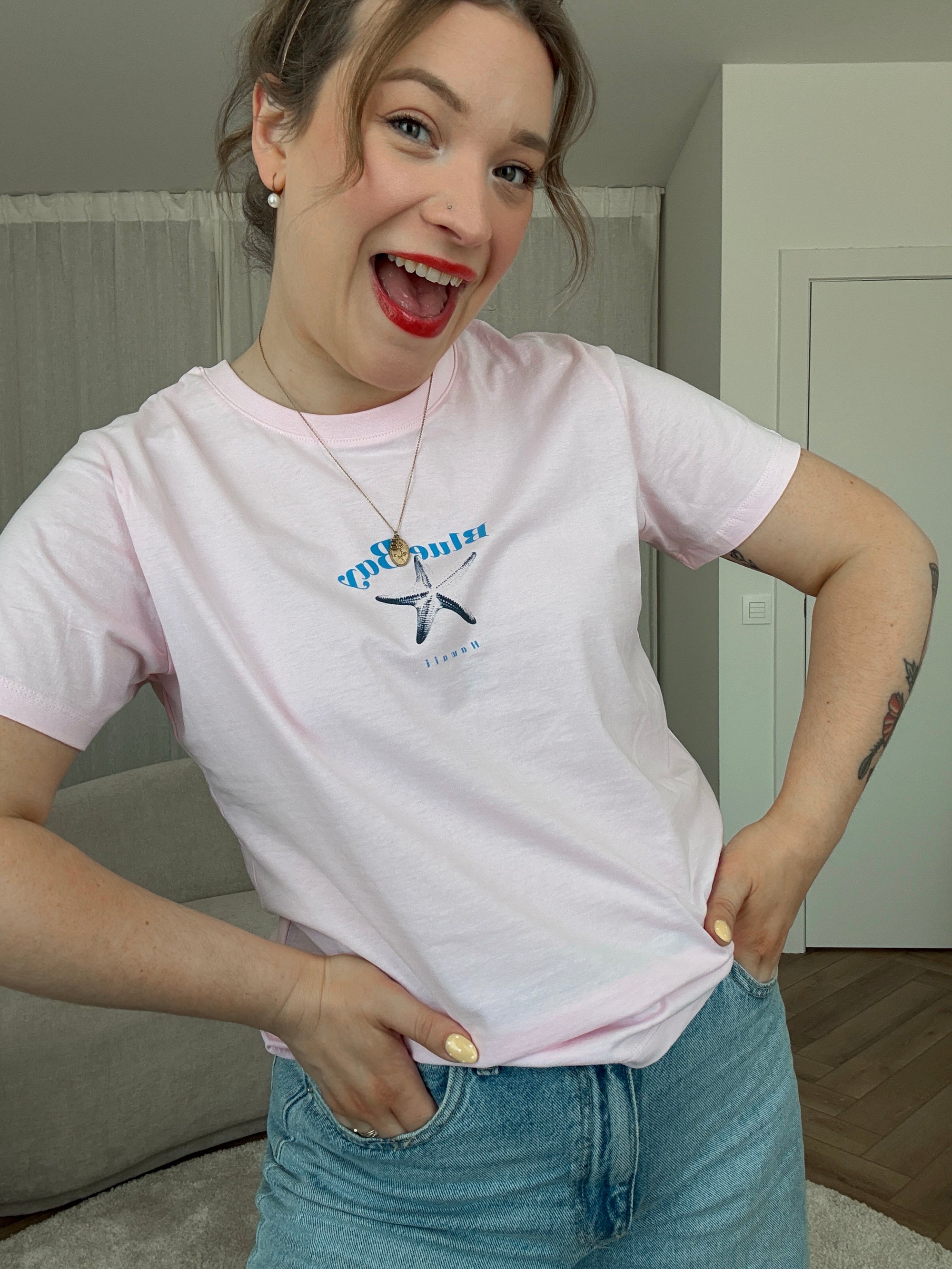 Carly Blue bay t-shirt