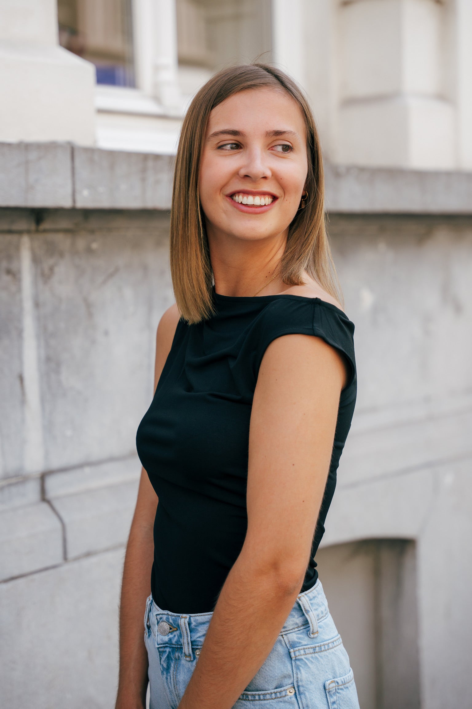 Holly asym top black