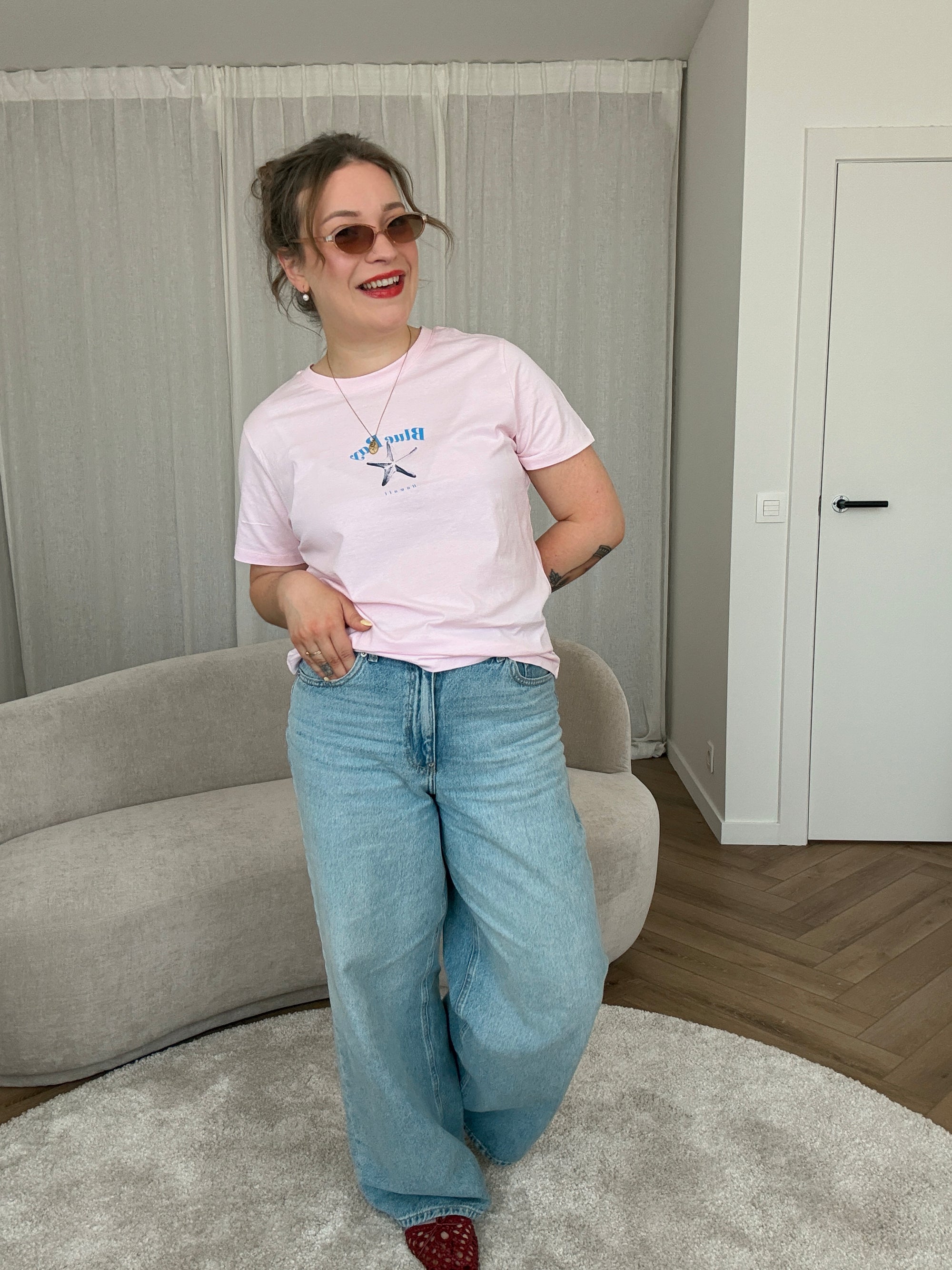 Carly Blue bay t-shirt