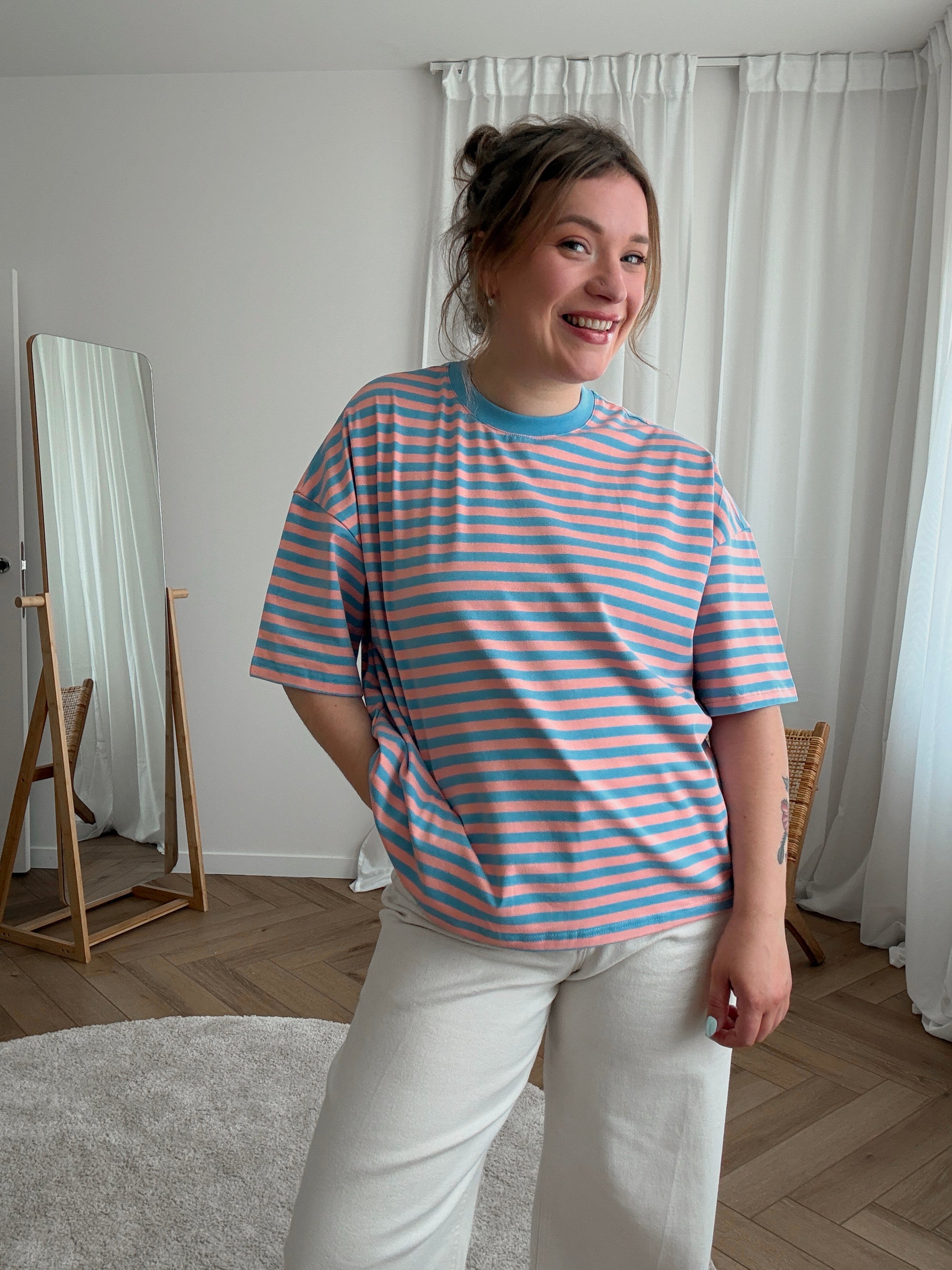 Retro muse t-shirt babyblue/pink