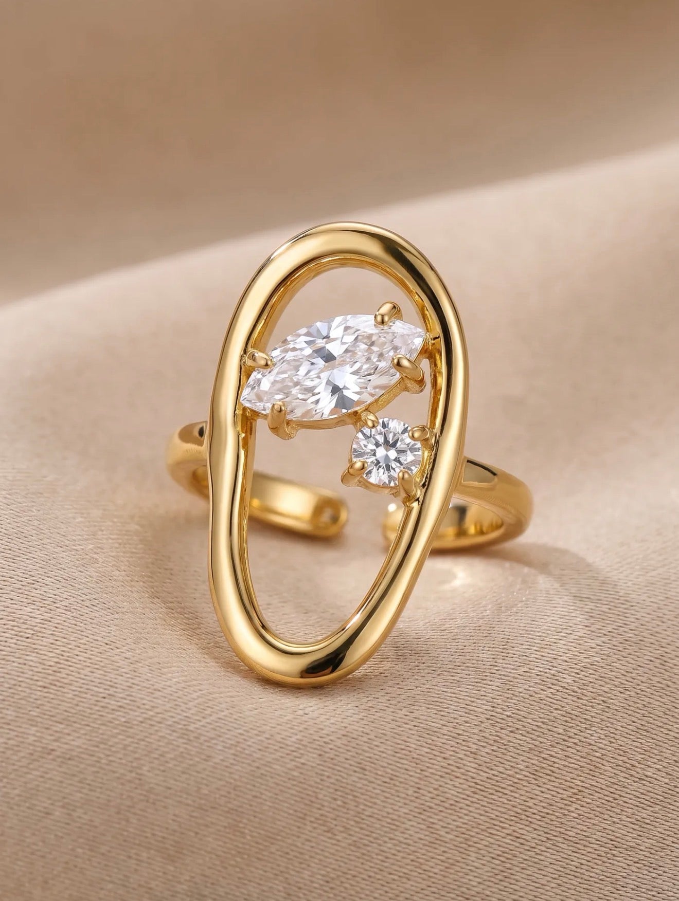 Eowen ring