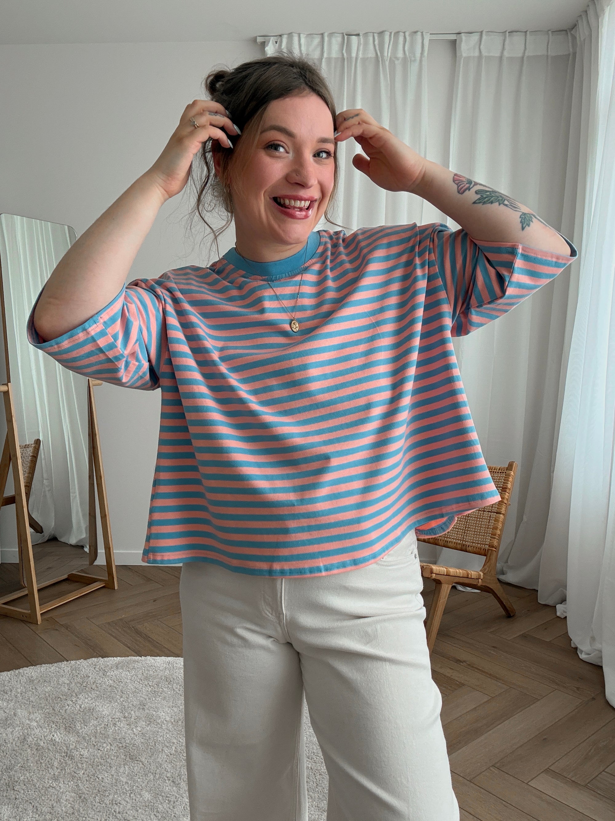 Retro muse t-shirt babyblue/pink