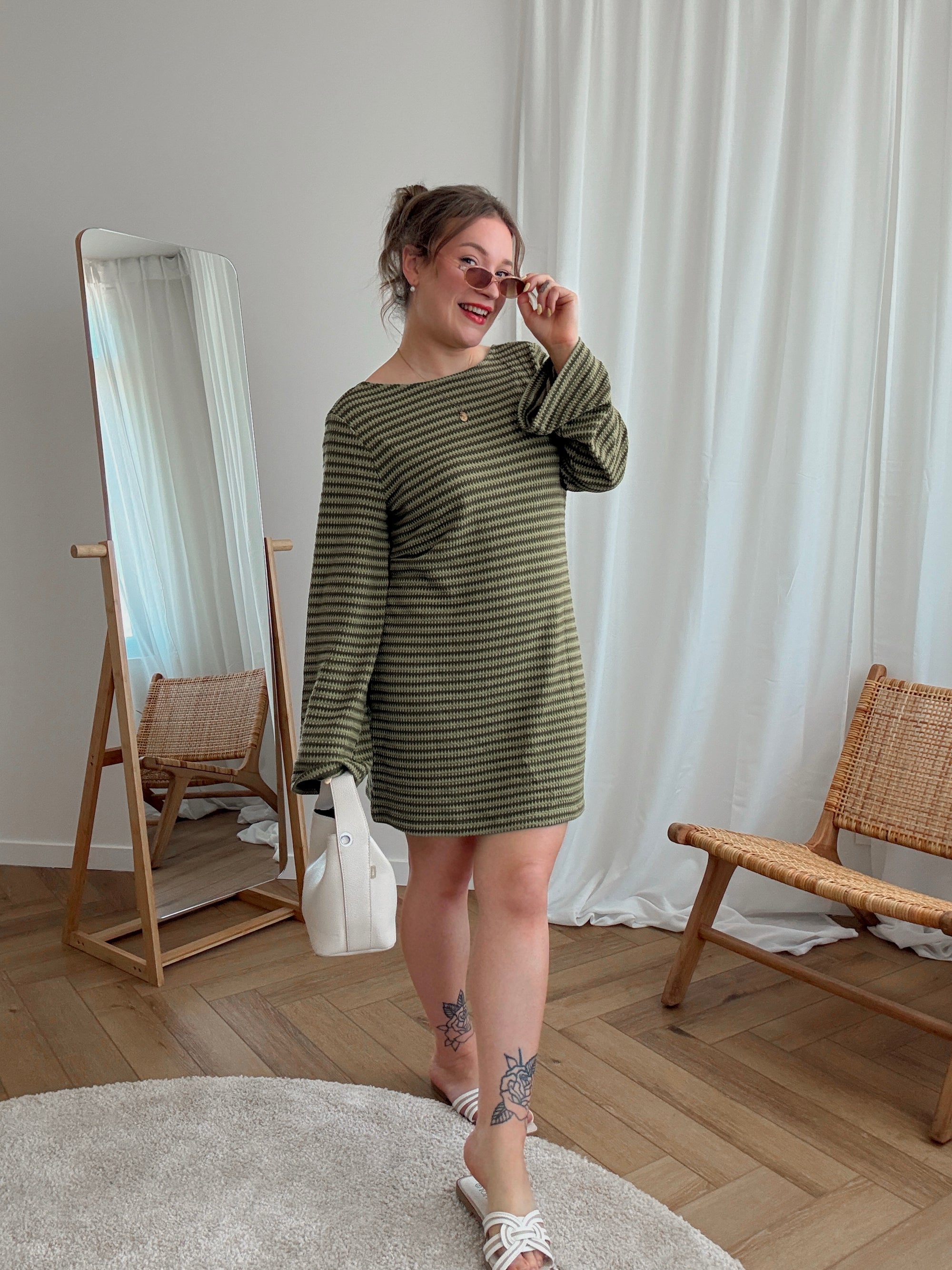 Sienna open back dress olive