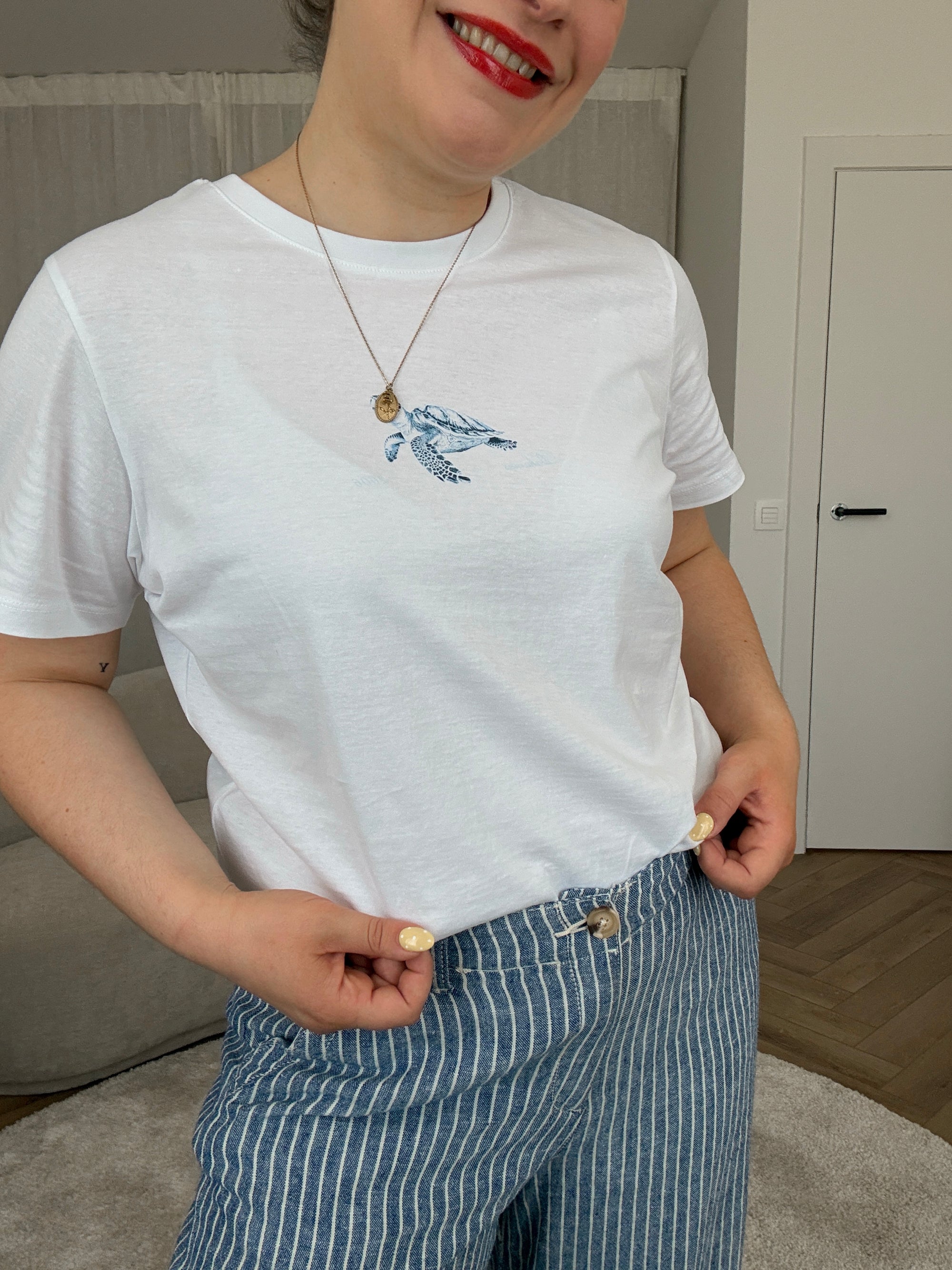 Carly bahamas T-shirt