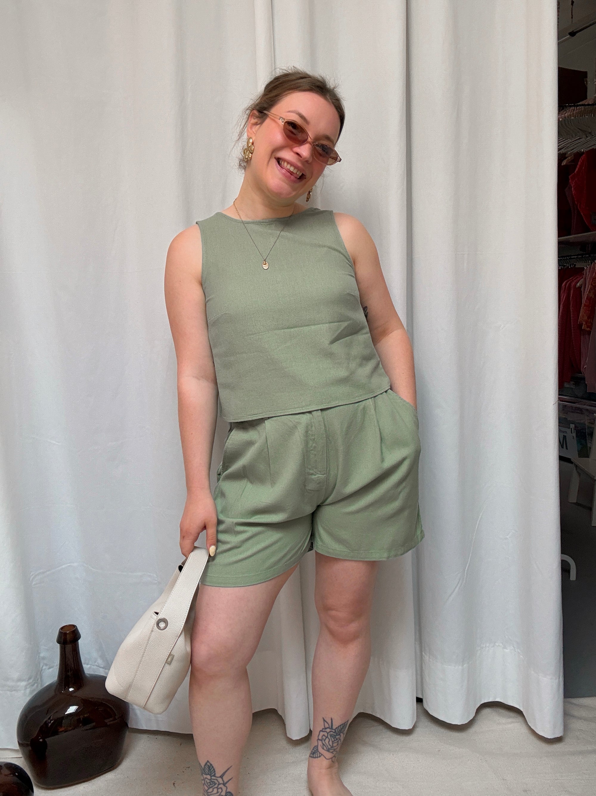 Ella short green