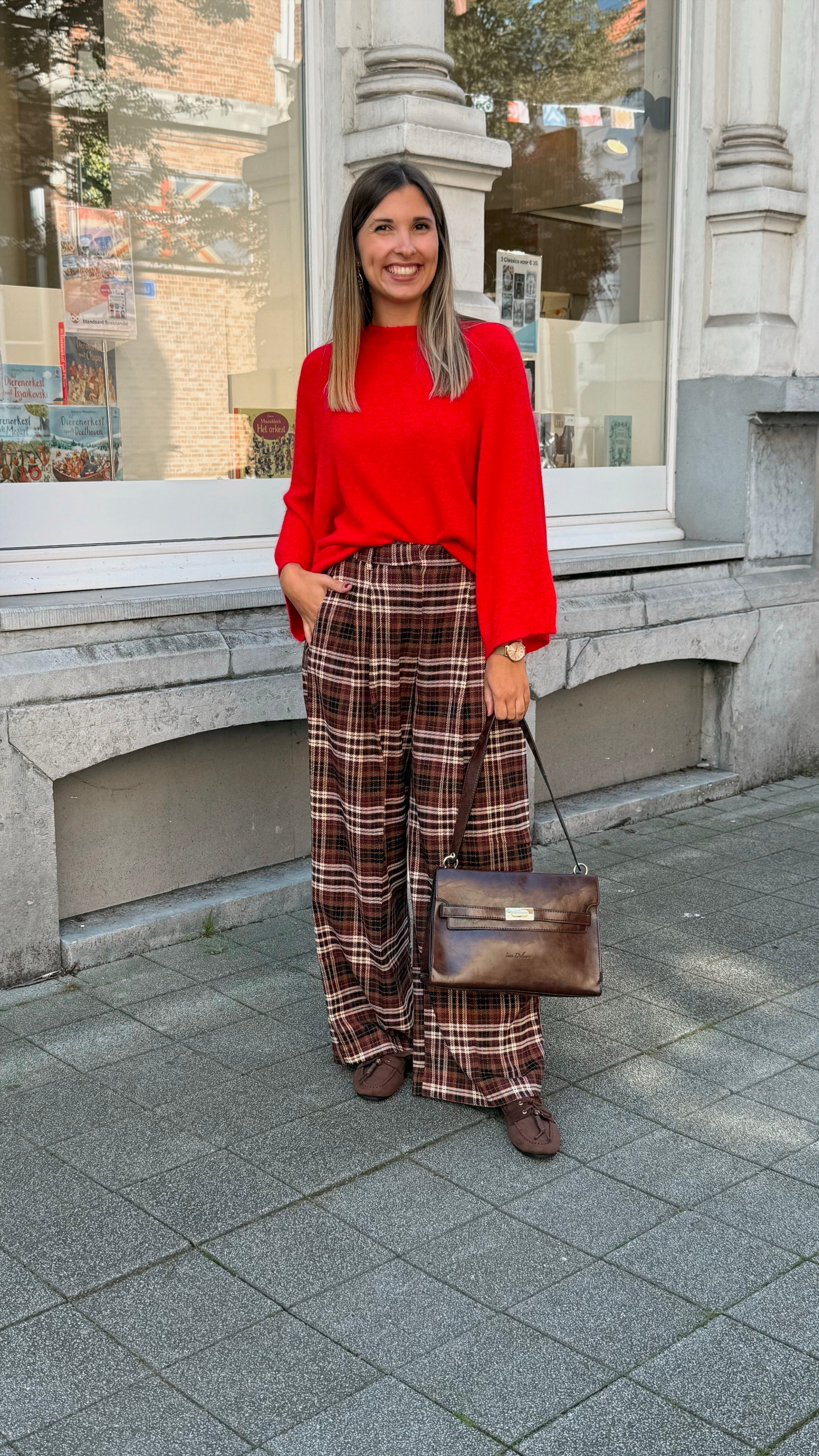 Rowan pull - red