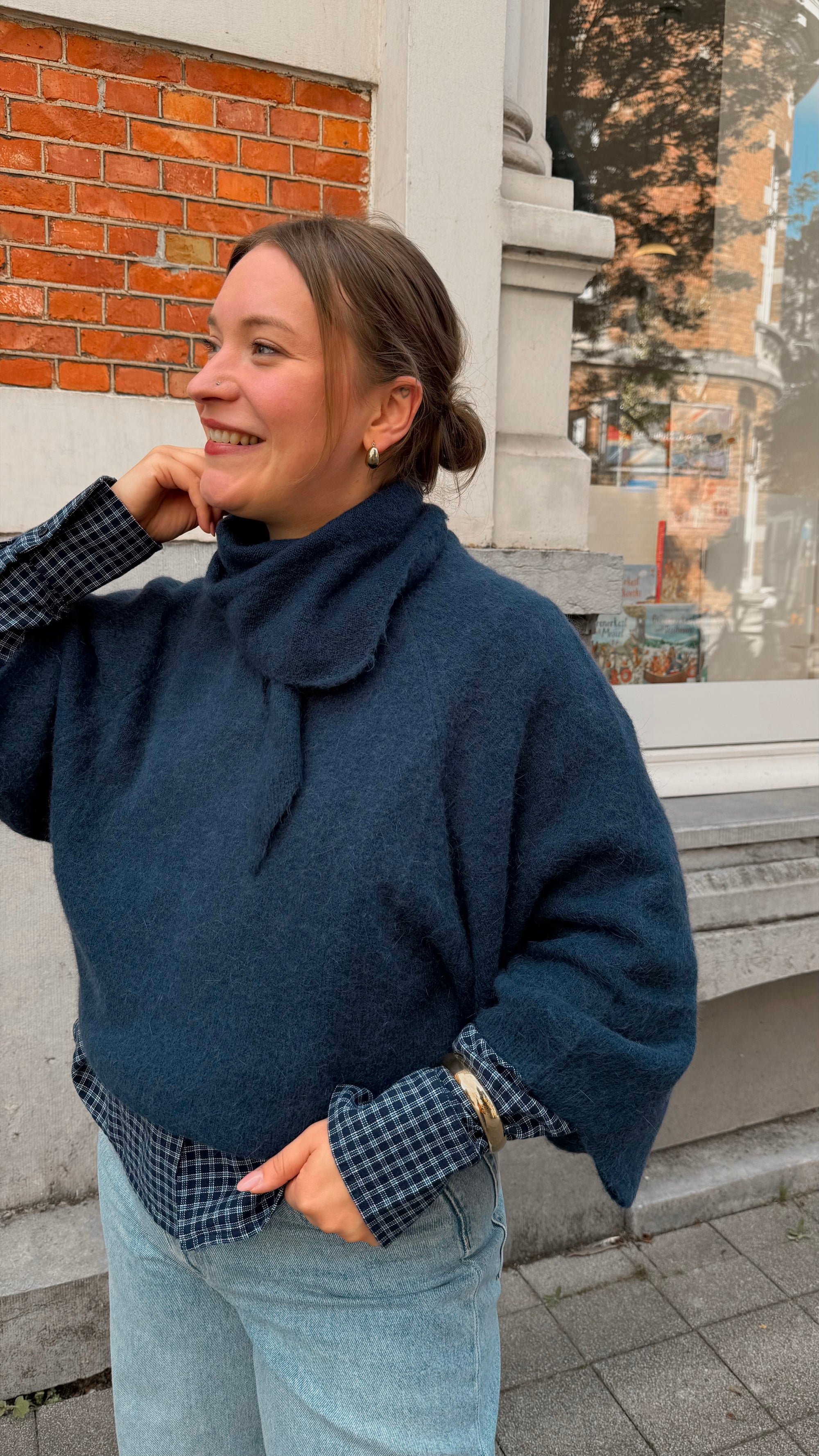 Rowan triangle scarf - navy