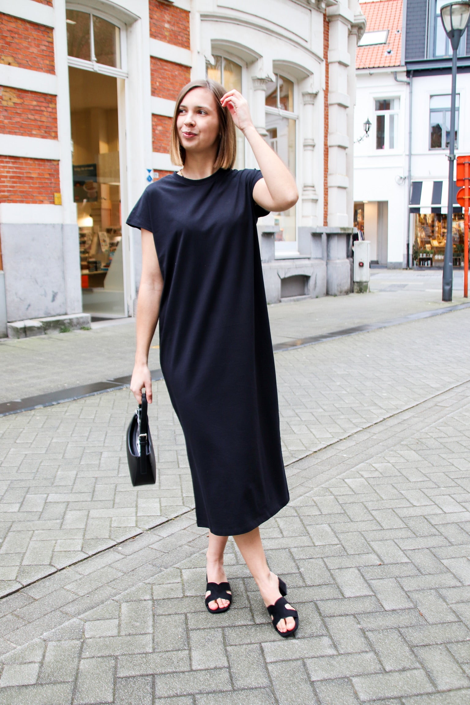 Astrid T-shirt dress black