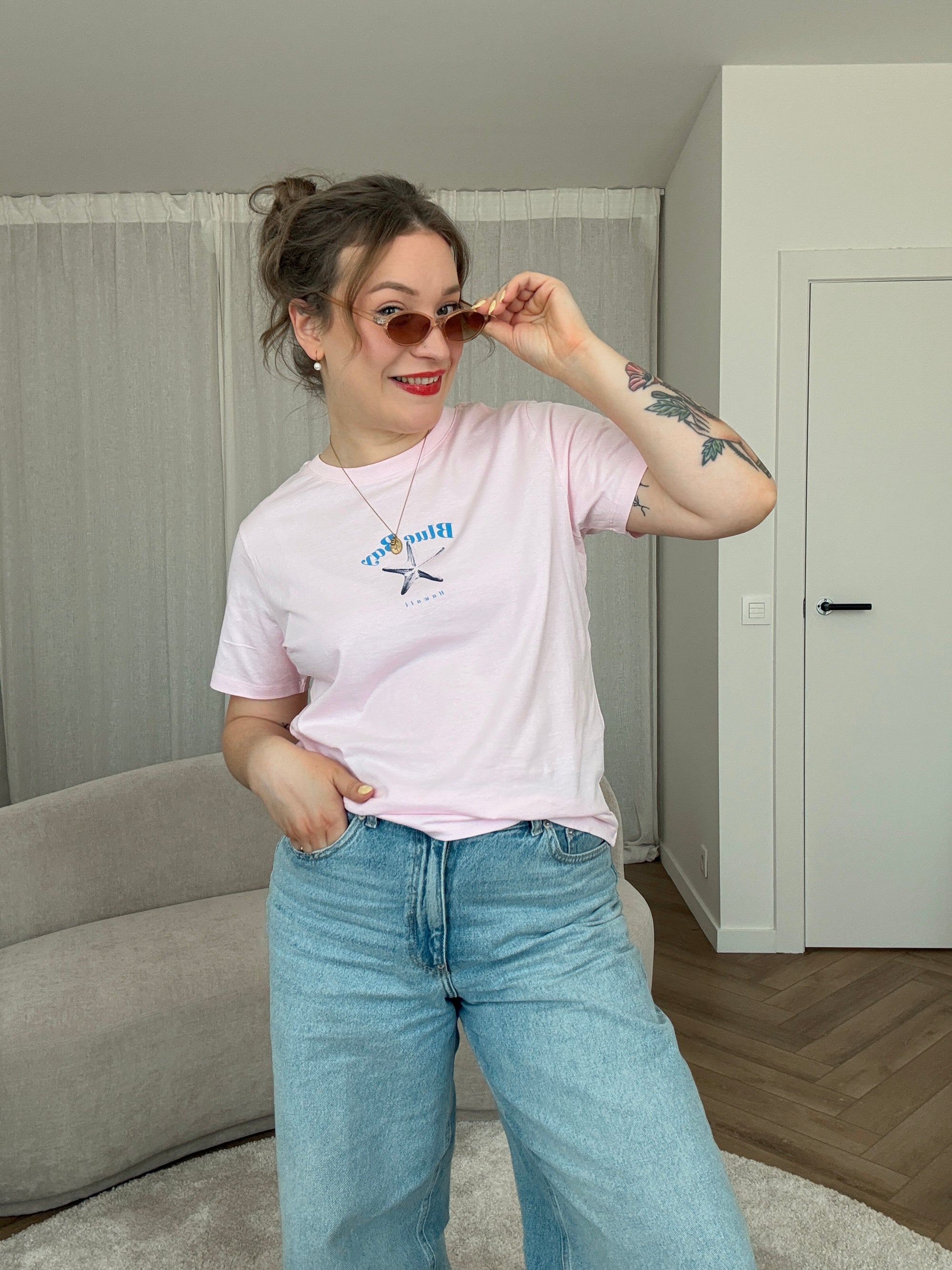 Carly Blue bay t-shirt