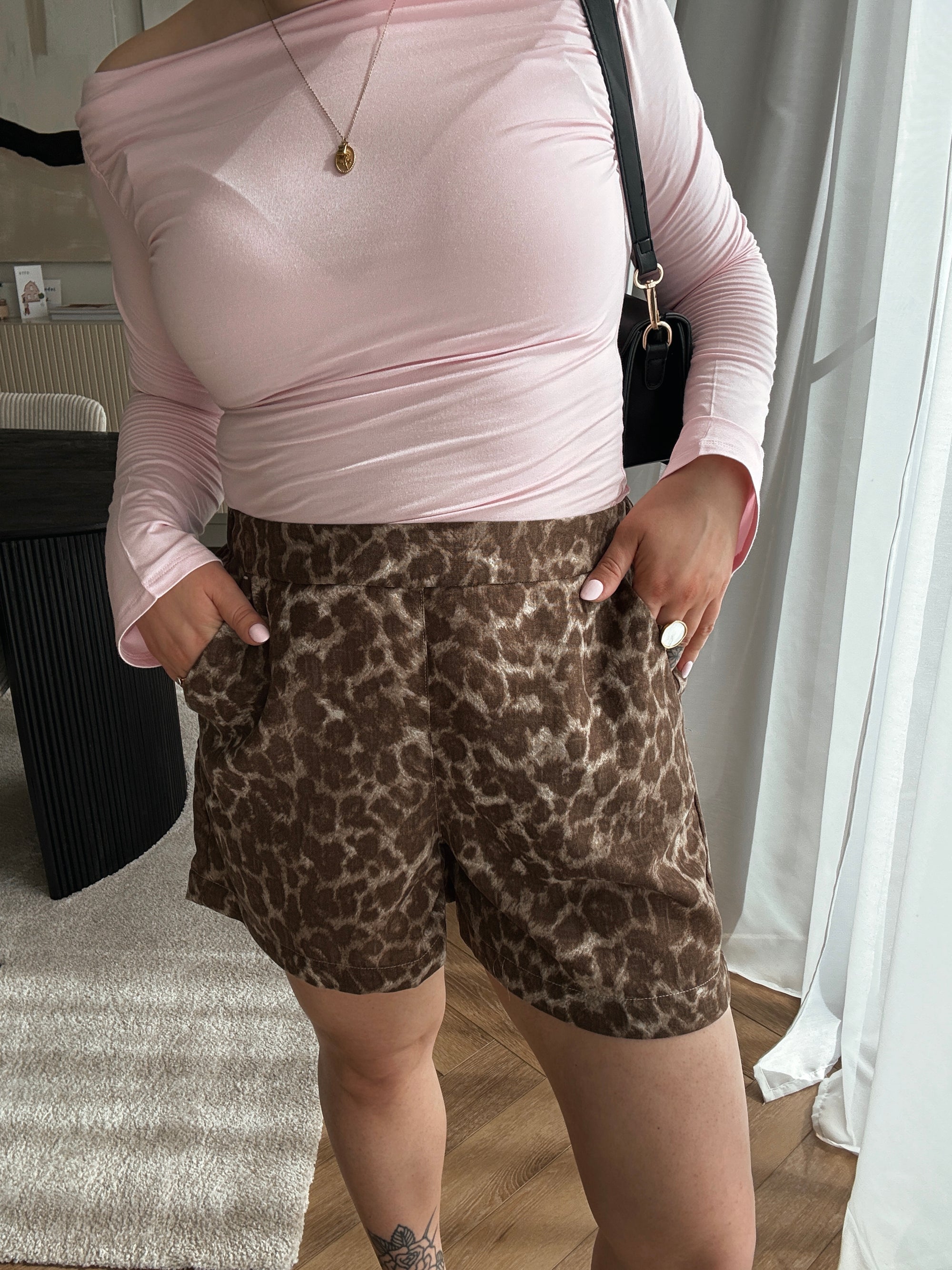 Cali short leopard