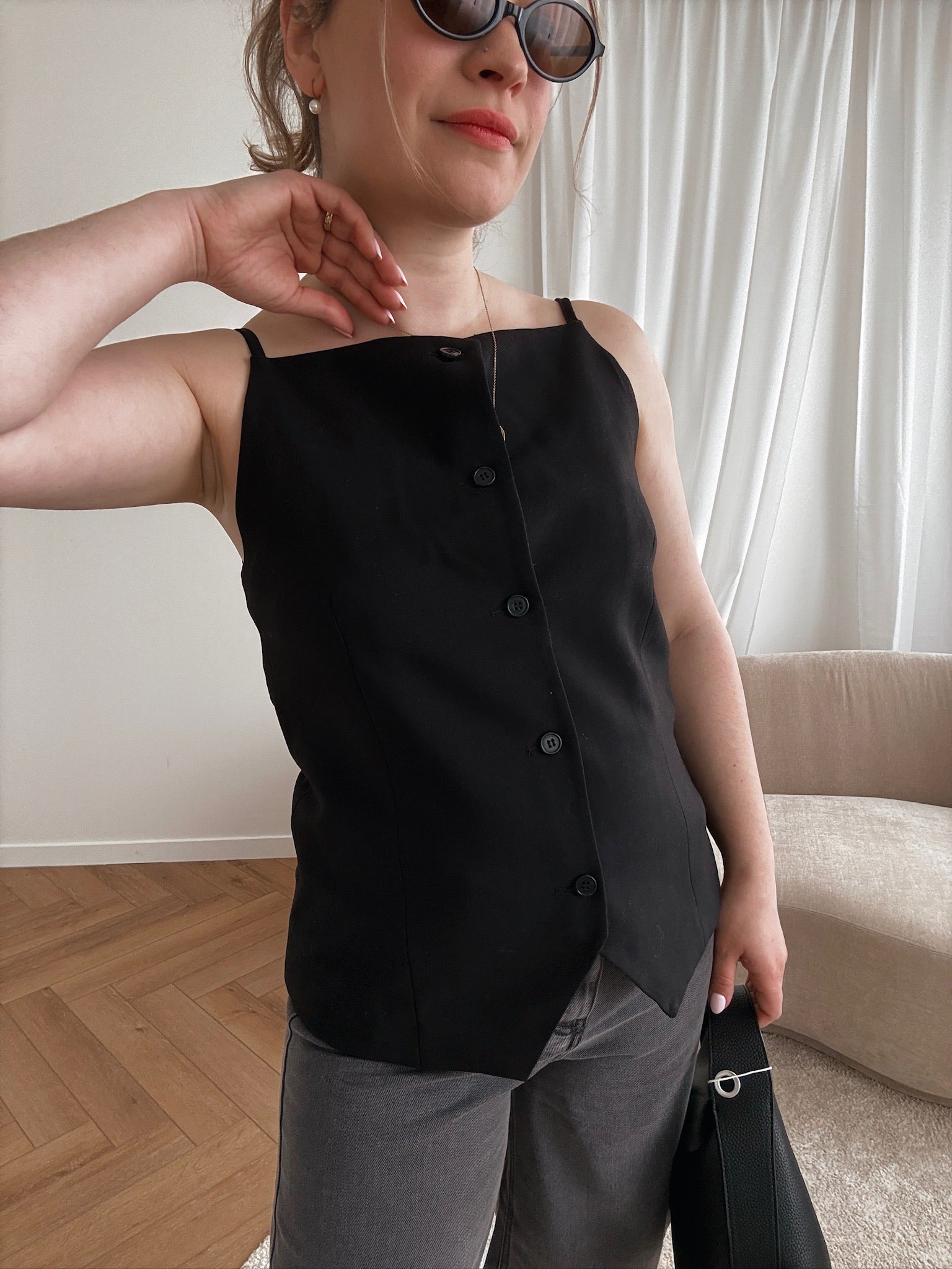 Ellis top black