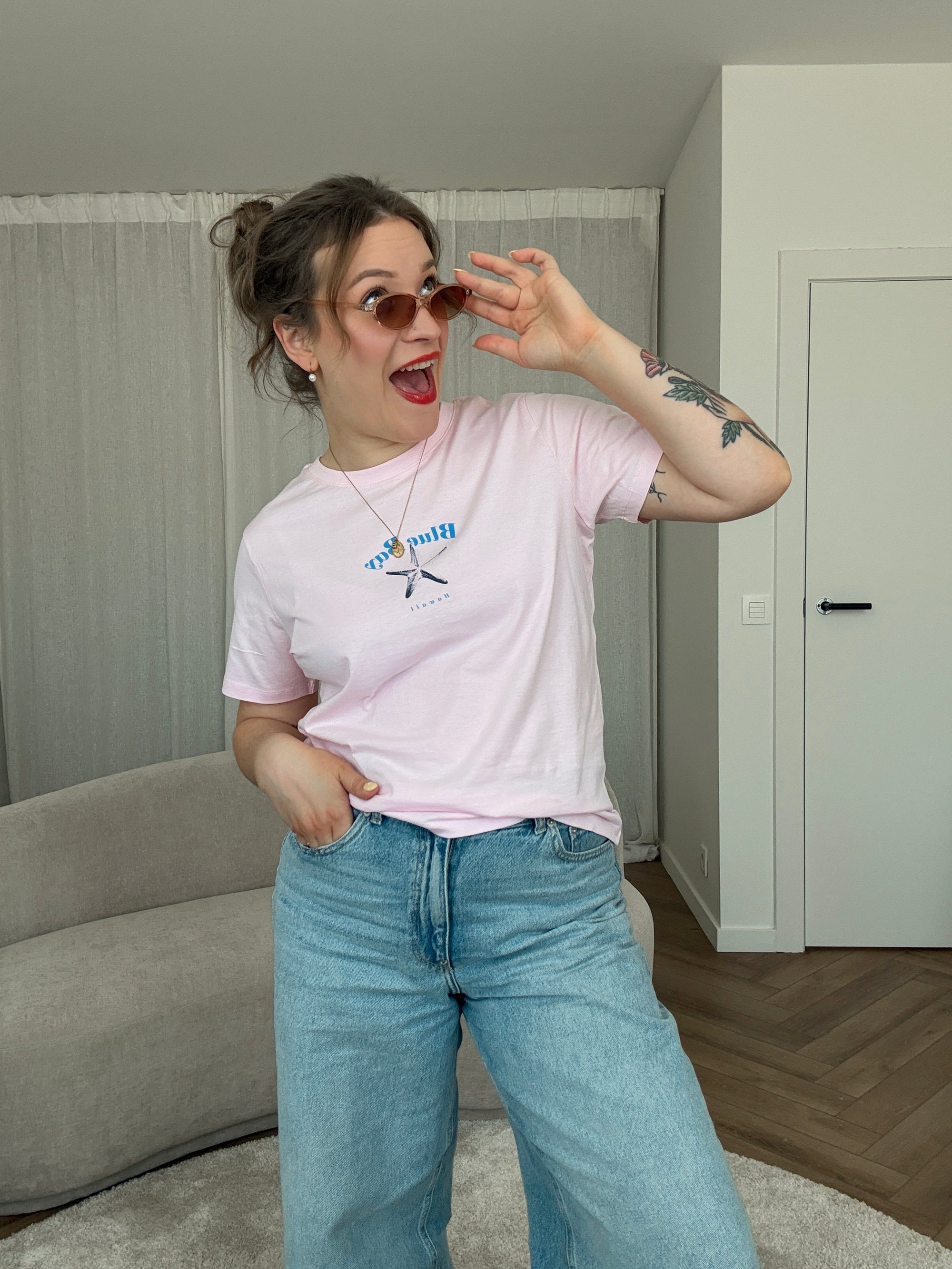 Carly Blue bay t-shirt
