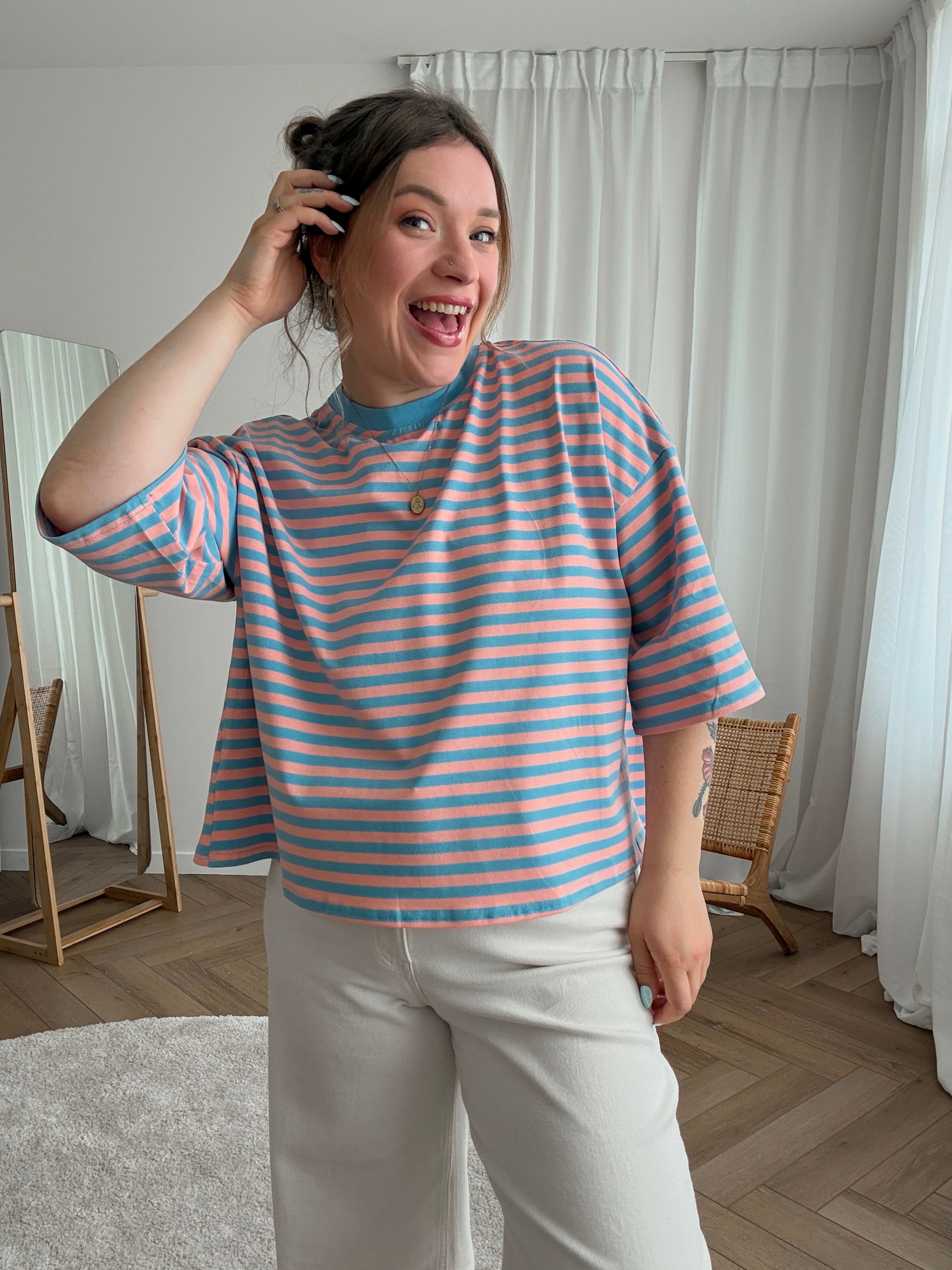 Retro muse t-shirt babyblue/pink