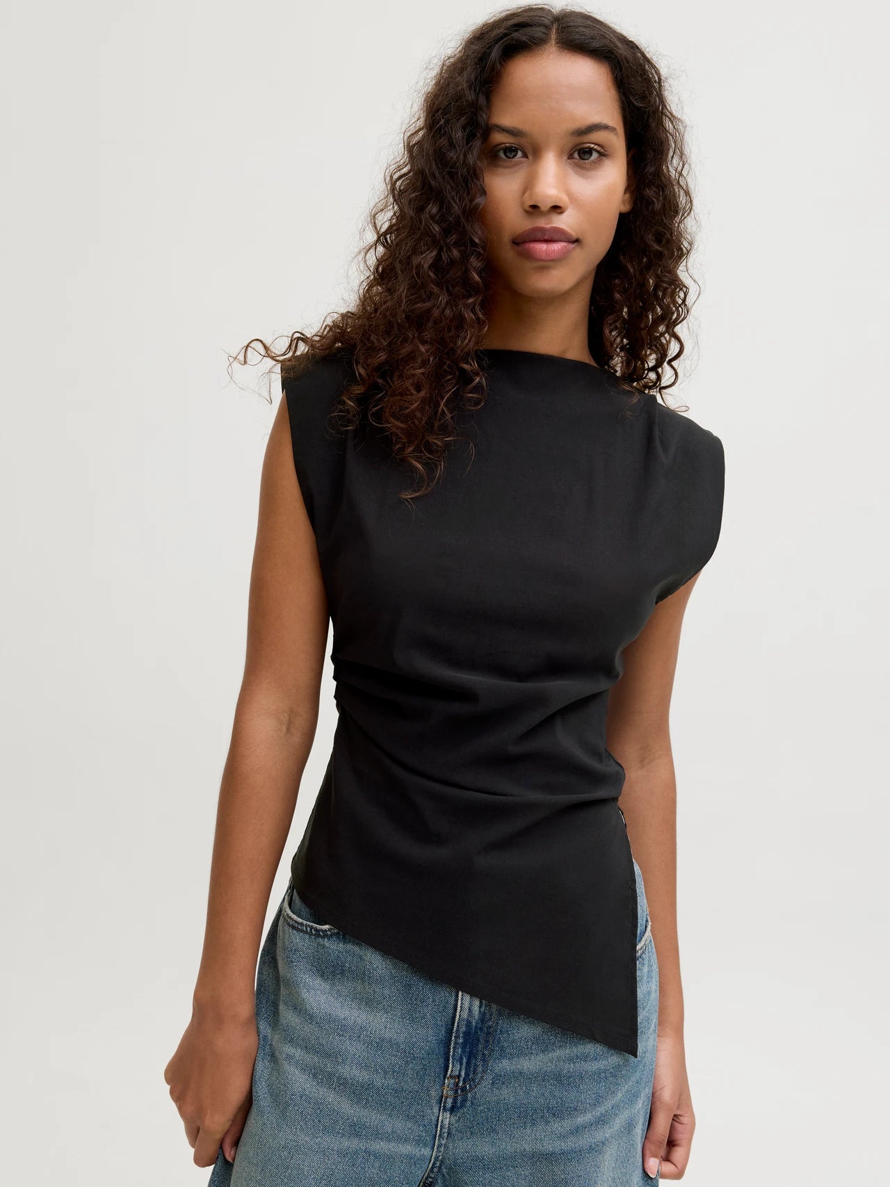 Cat asymmetric top black
