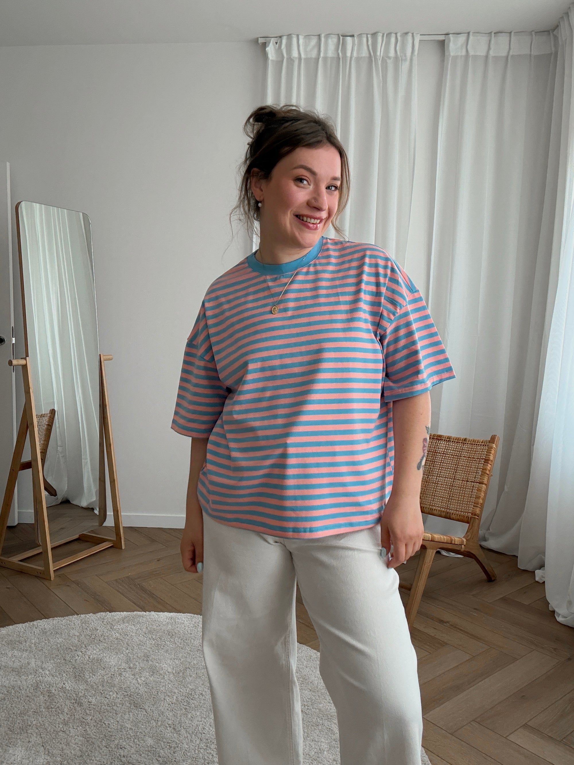 Retro muse t-shirt babyblue/pink