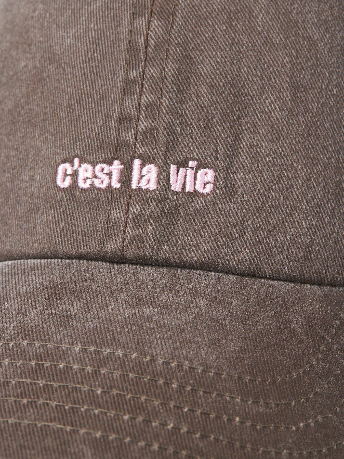 Suzanne C'est la vie cap