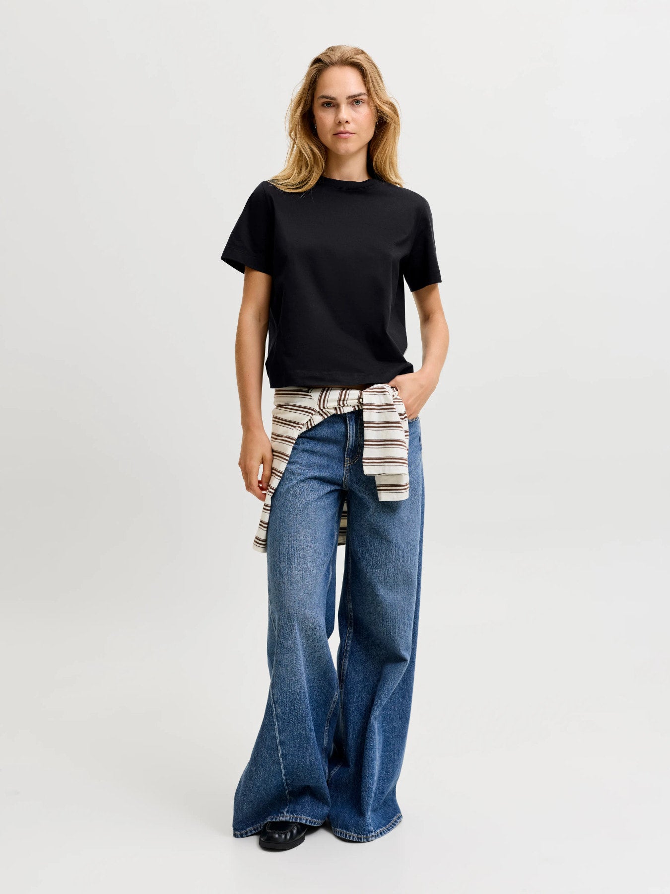 Sophia boxy tee - black
