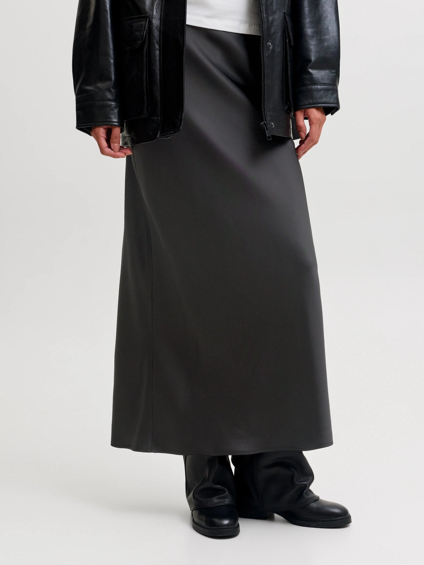 Tine Satin skirt - black