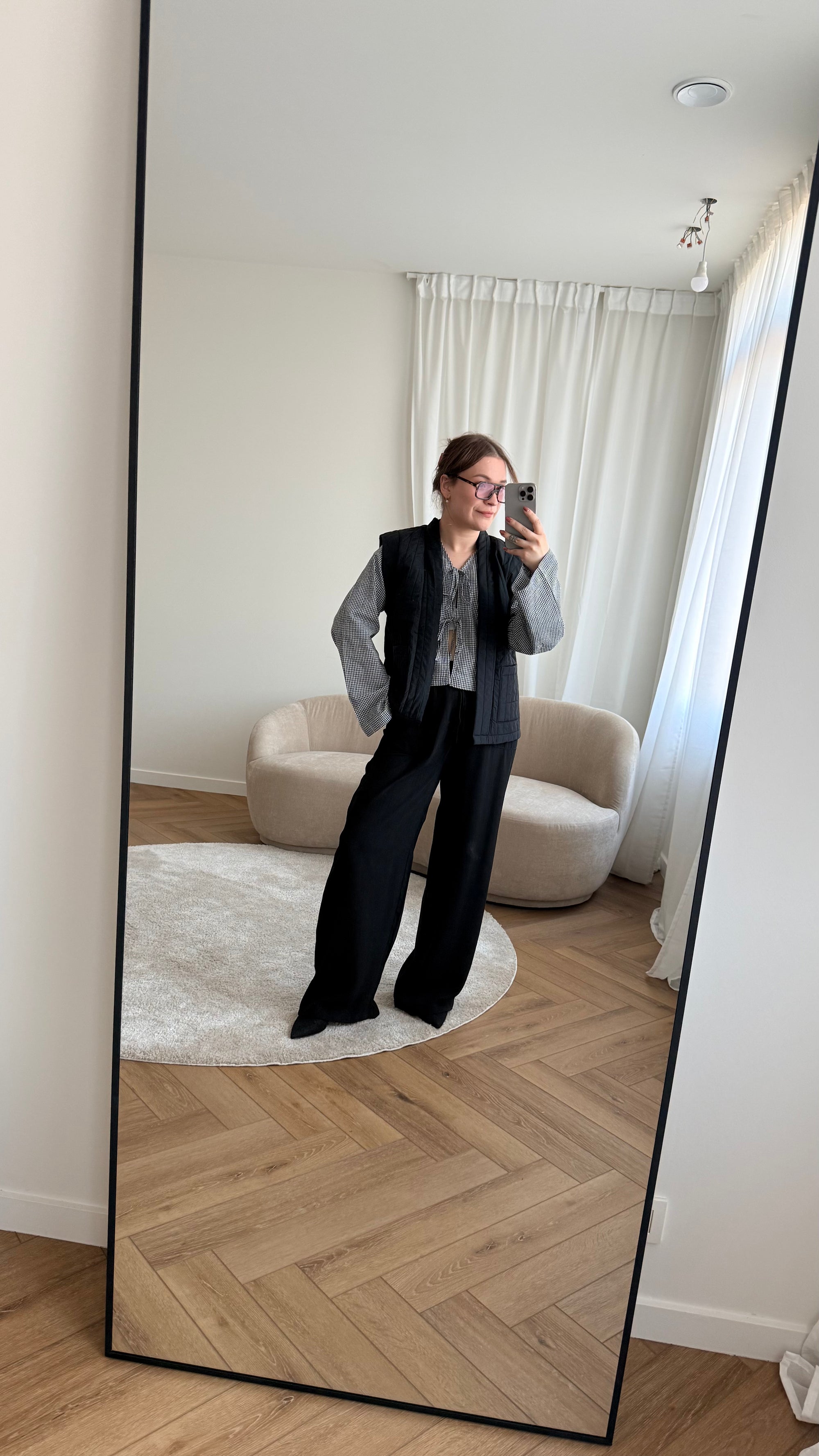 Mila padded gilet black