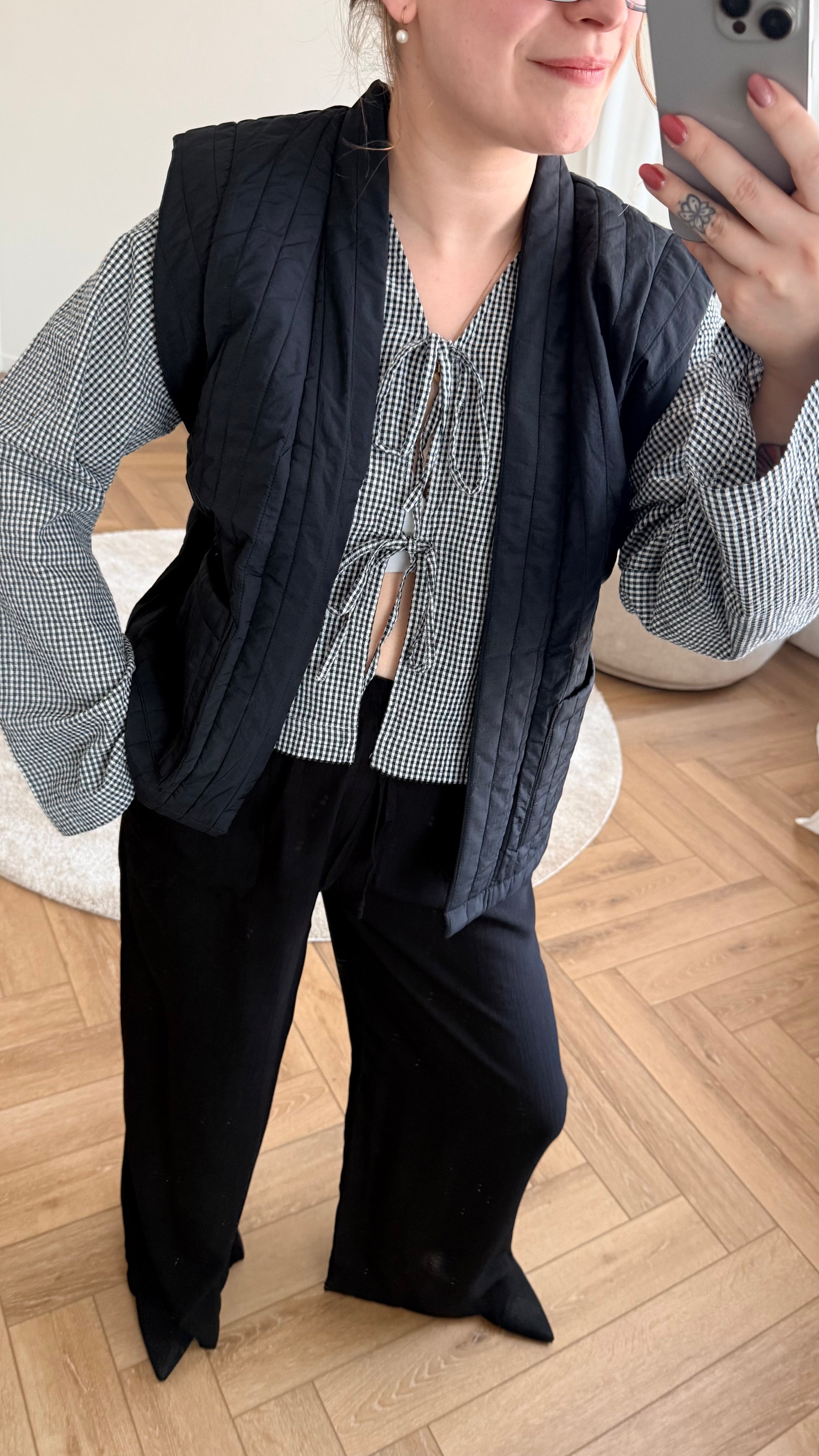 Mila padded gilet black