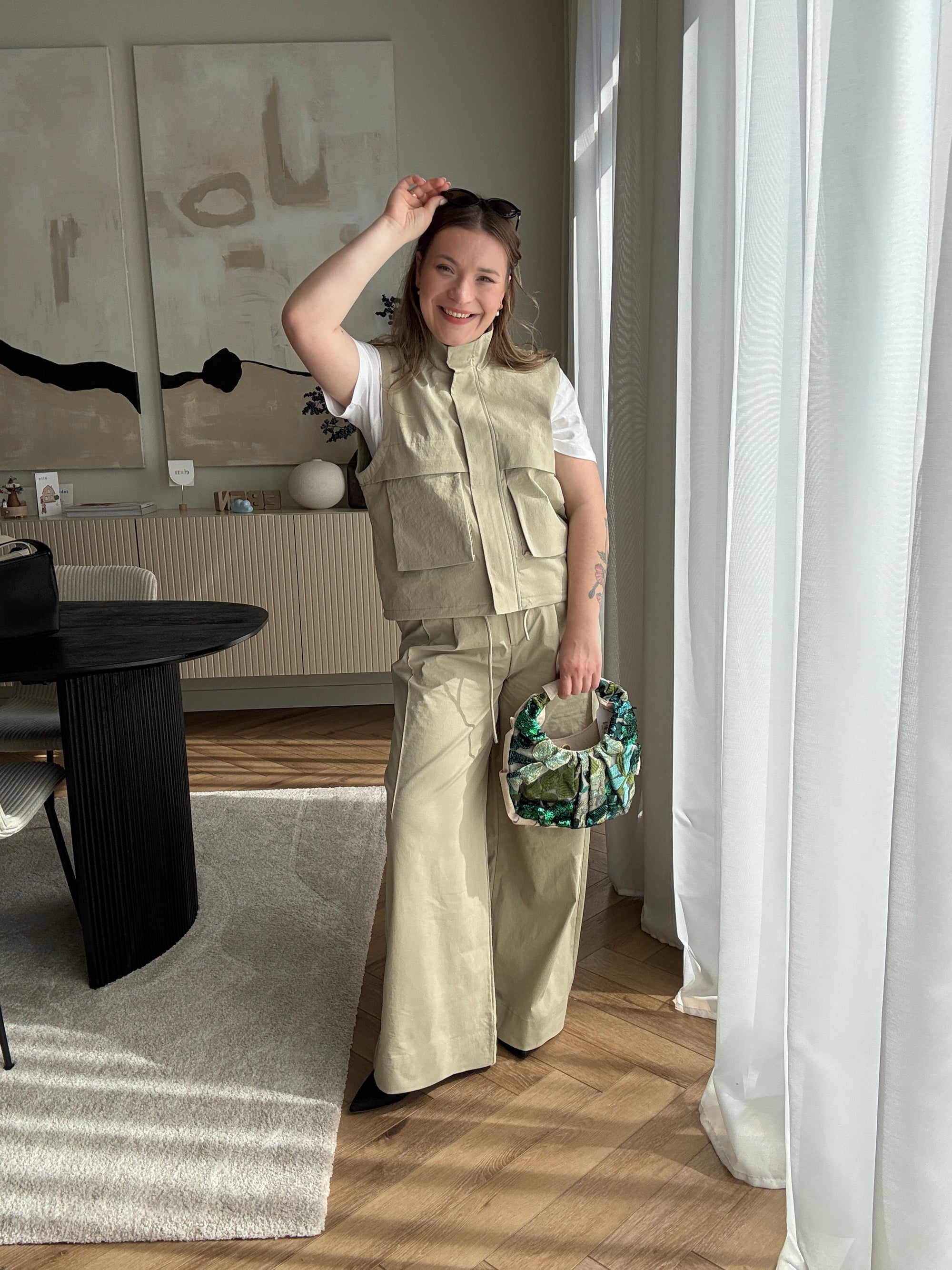 Carol vest olive