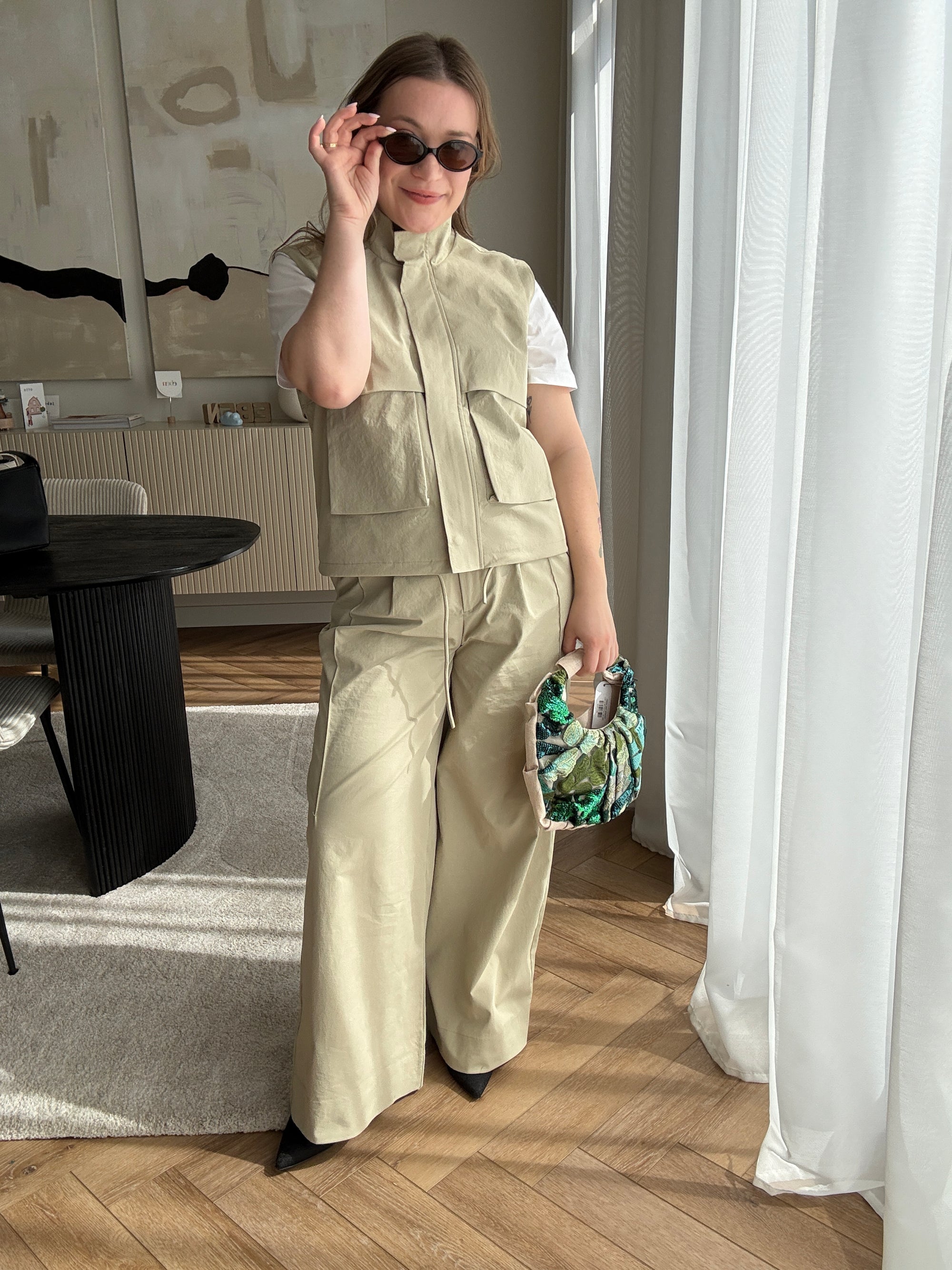 Carol vest olive