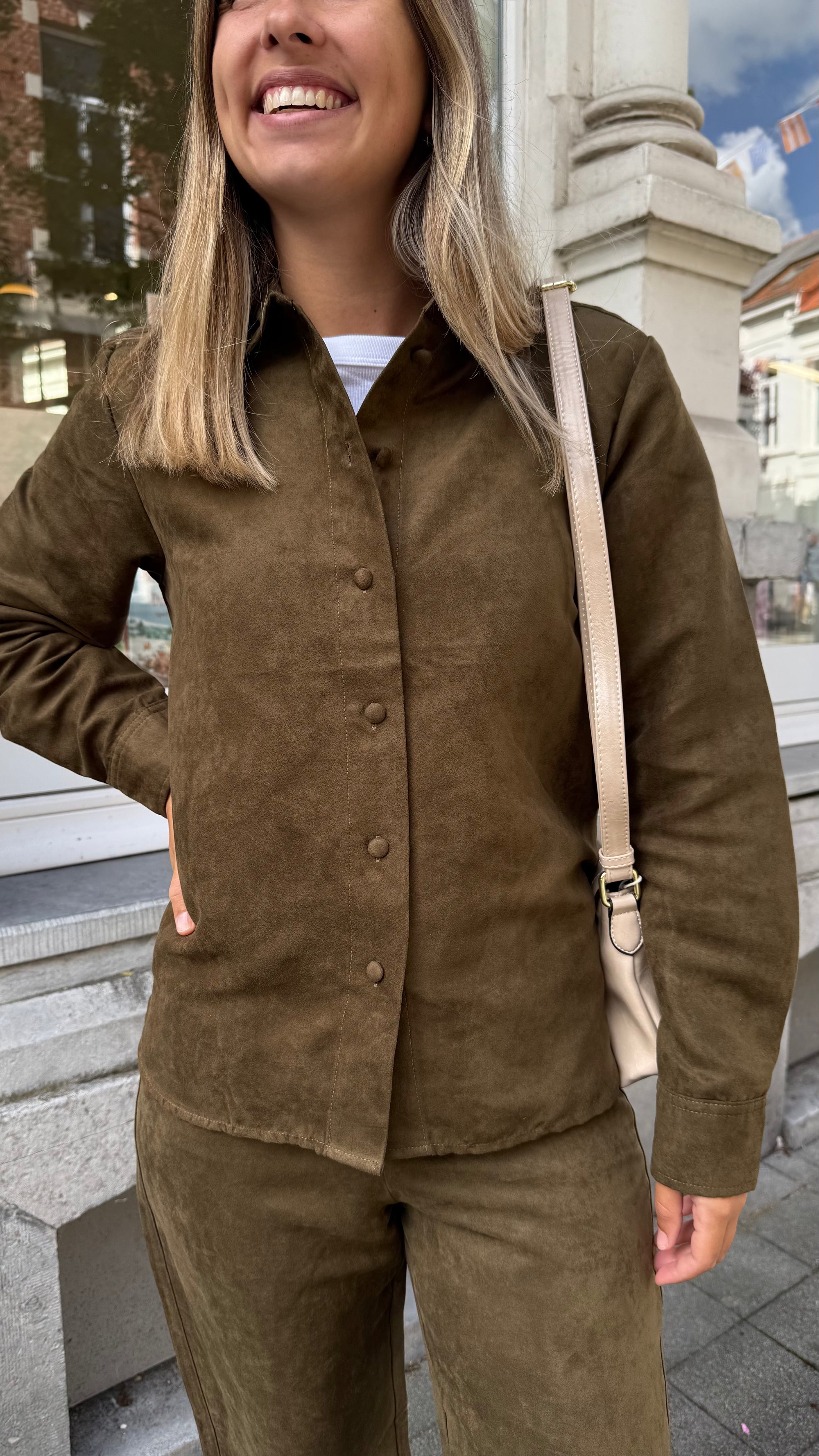 Madeleine  Kali deine shirt