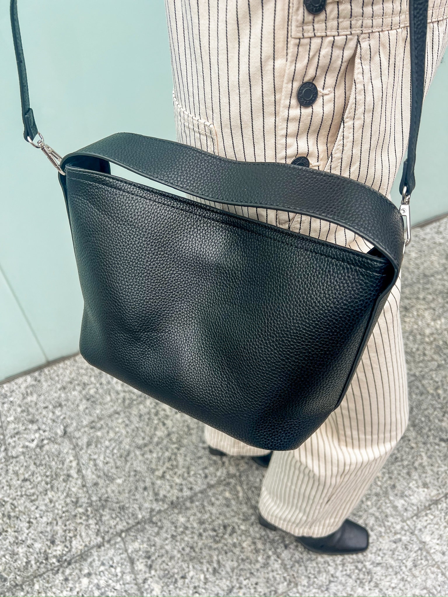 Athena crossover bag black