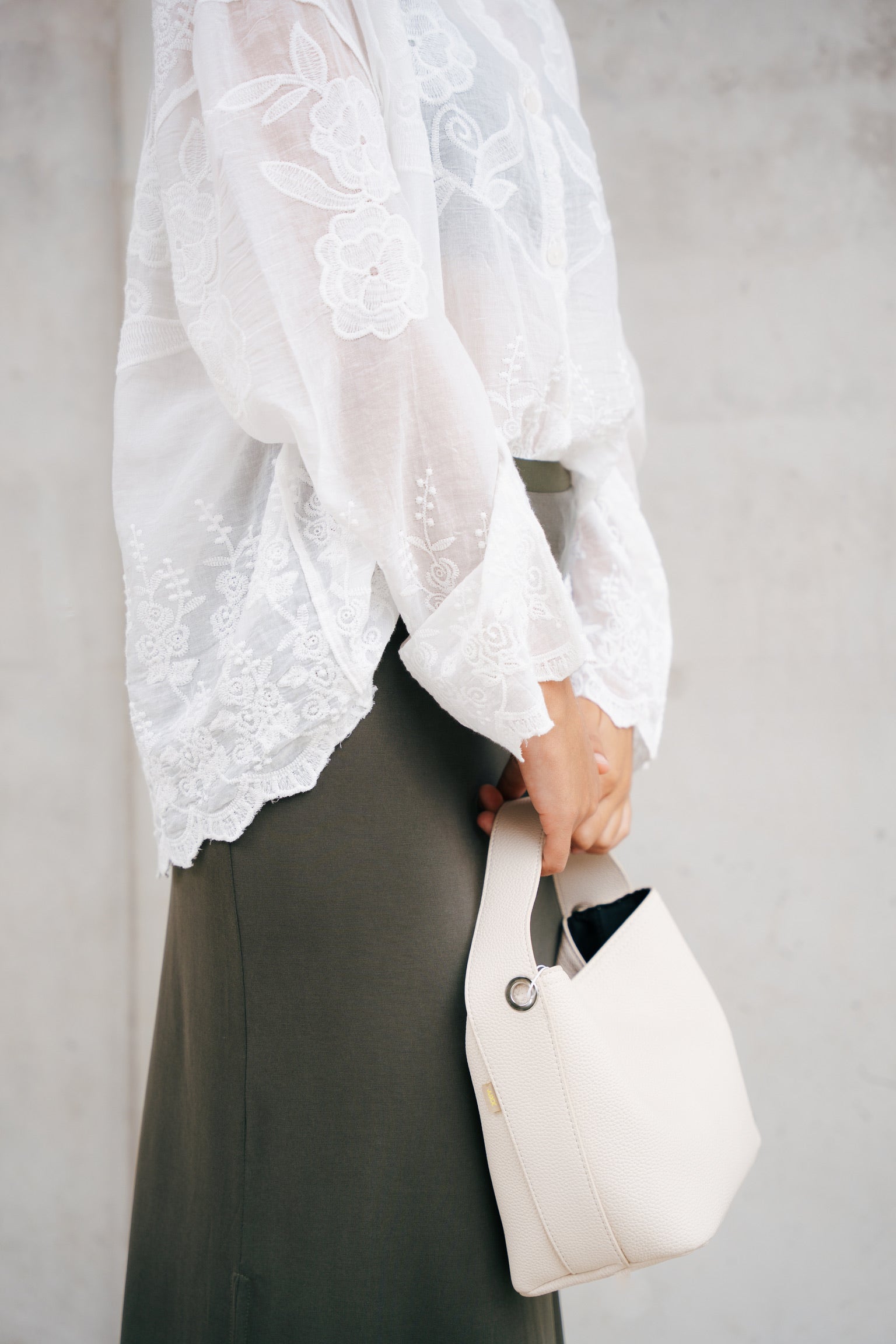 Athena crossover bag off-white