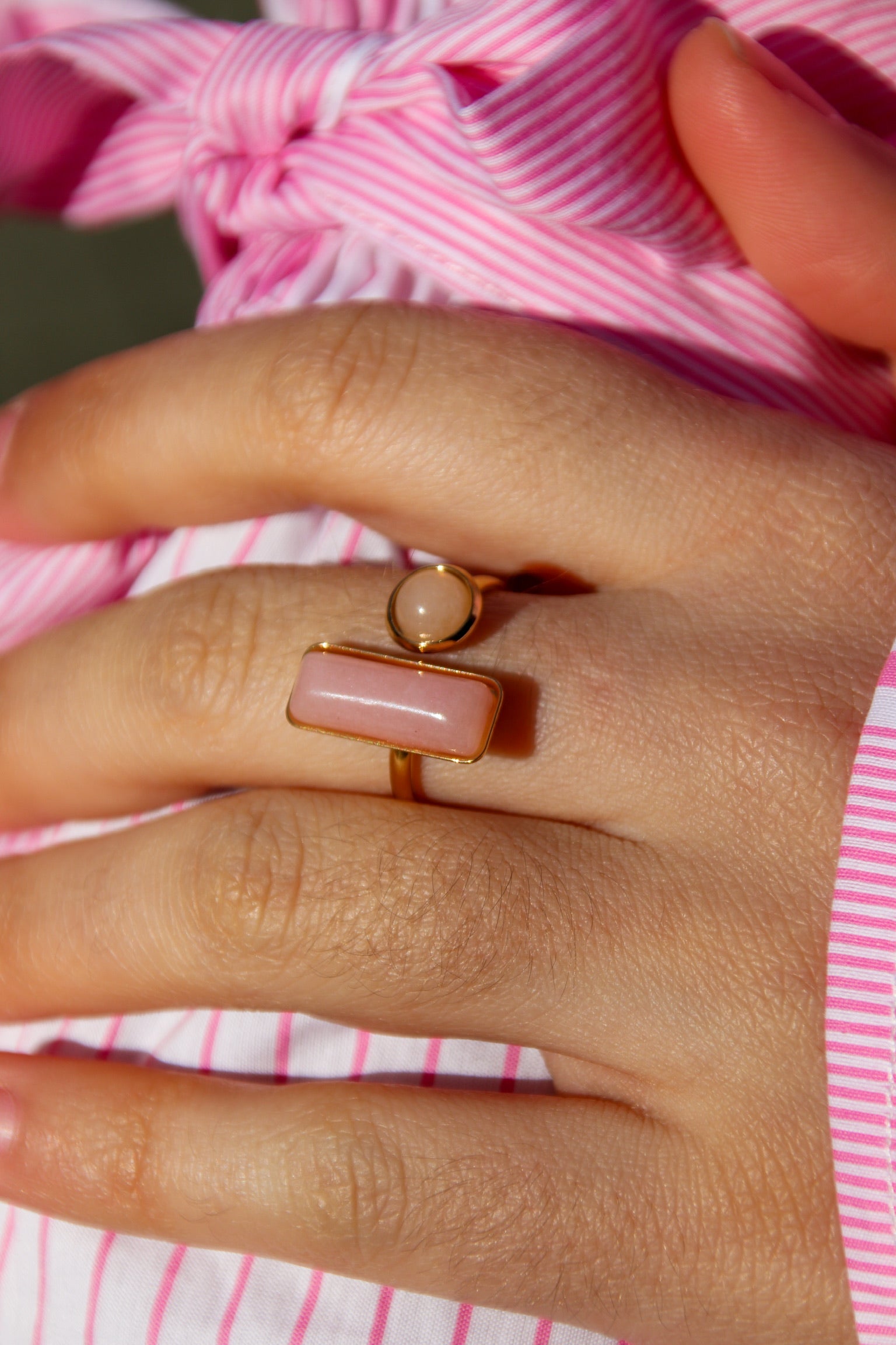 Moonstone ring pink