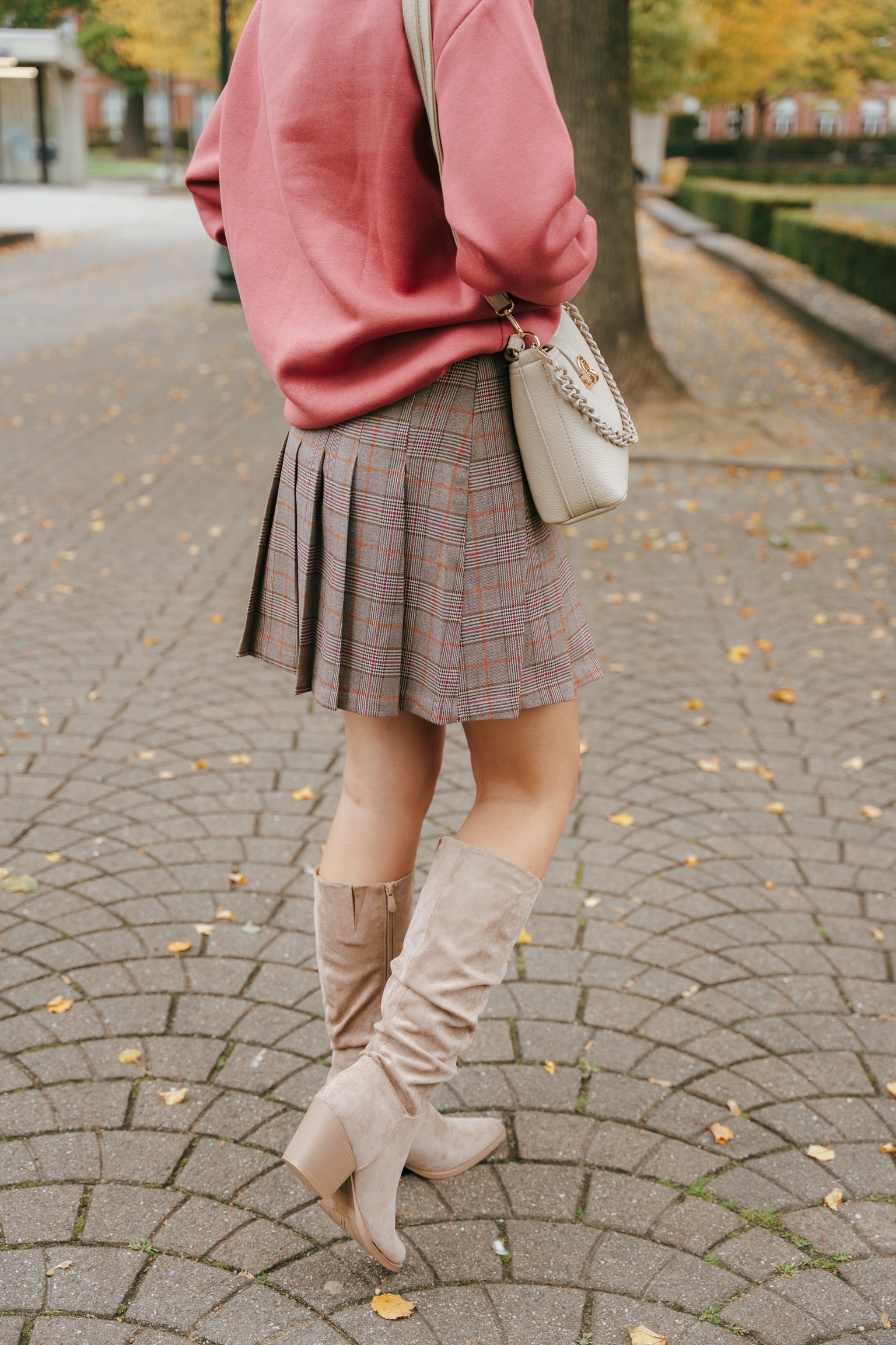 Nora pleated skirt brown