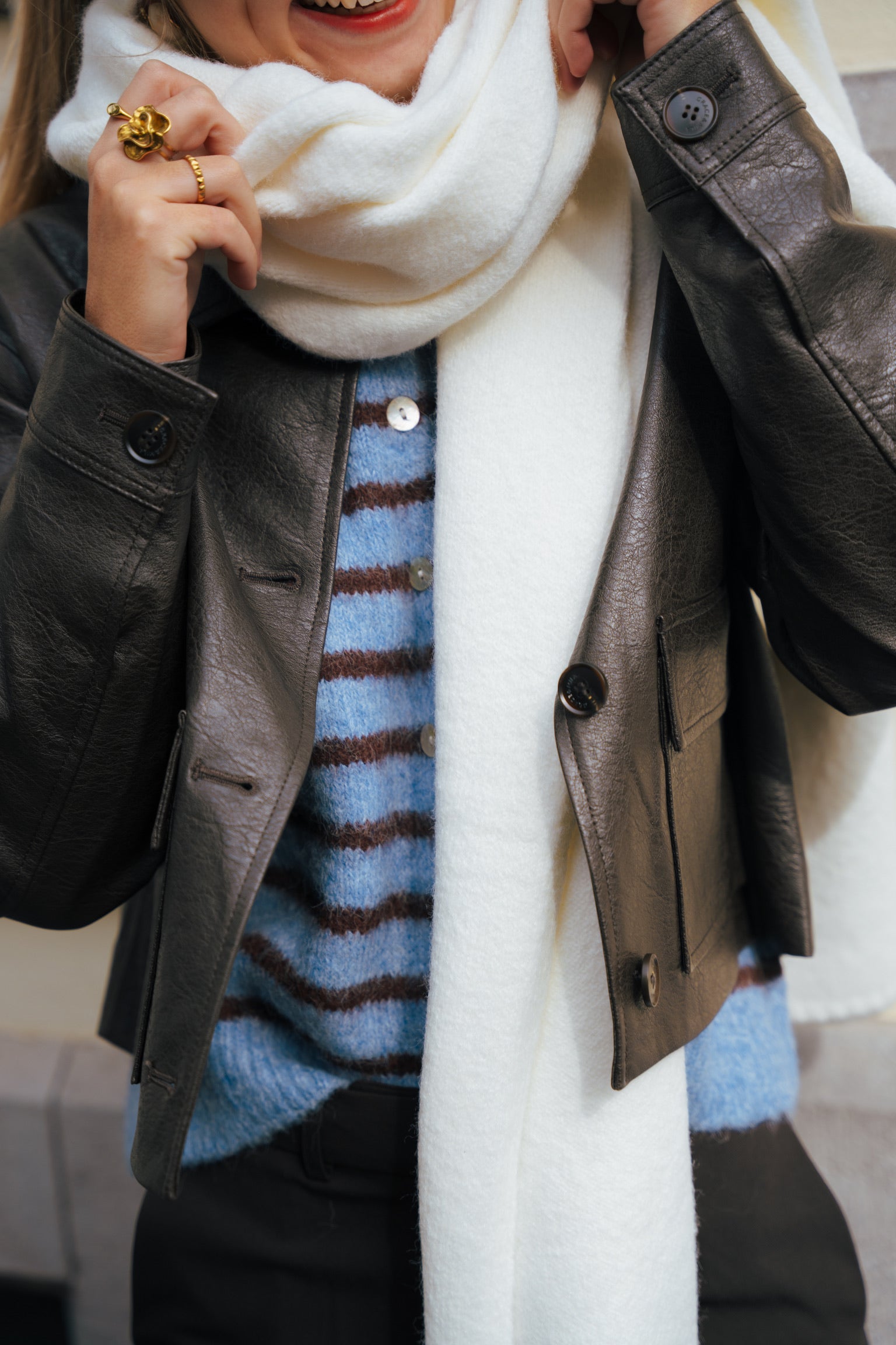 Sanguine scarf cream