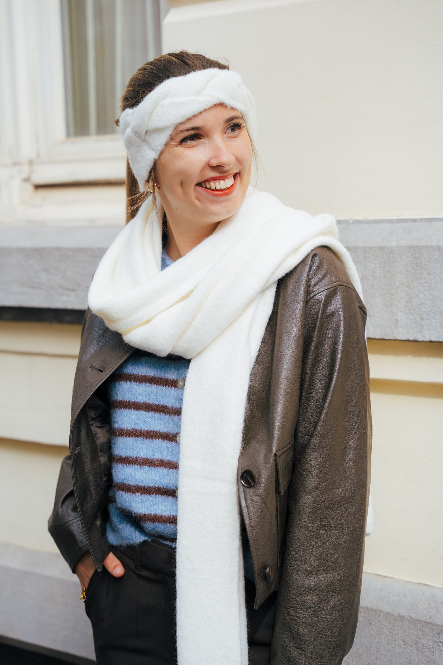 Sanguine scarf cream